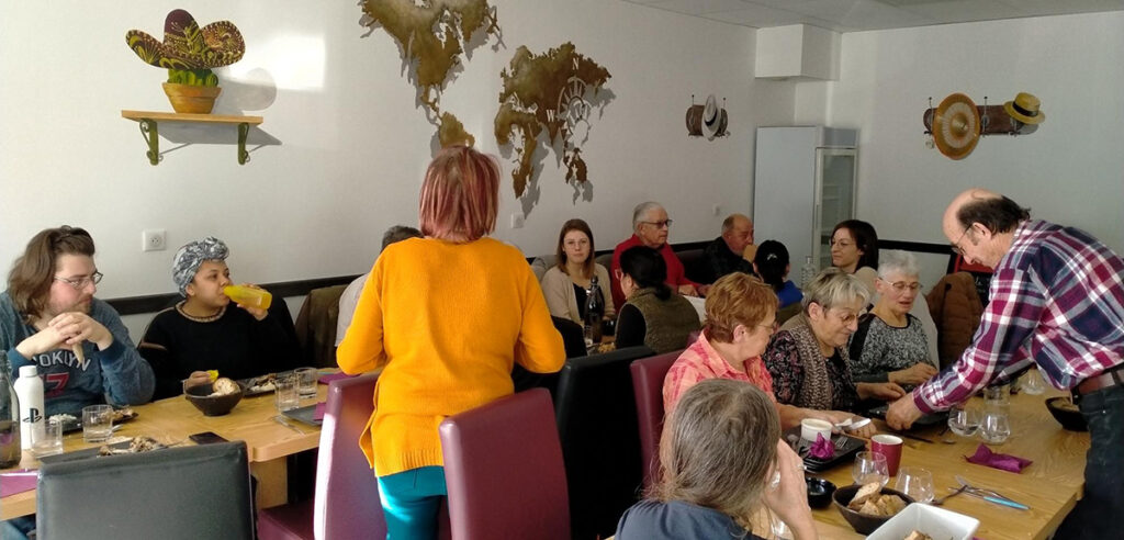 La Popote de lequipage - cantine du centre social à Chazelles-sur-Lyon.