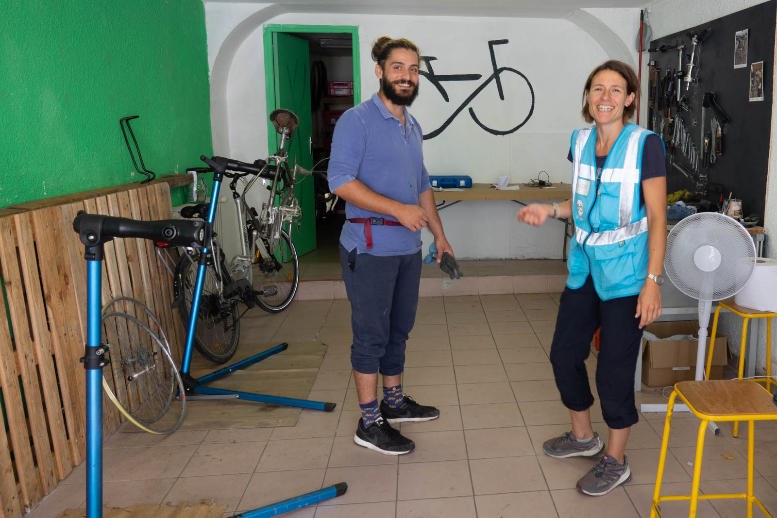 Hébergé provisoirement dans un local municipal, l'atelier déménagera bientôt dans la gare toute proche.